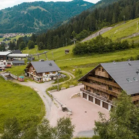 Les Cerfs Шатель